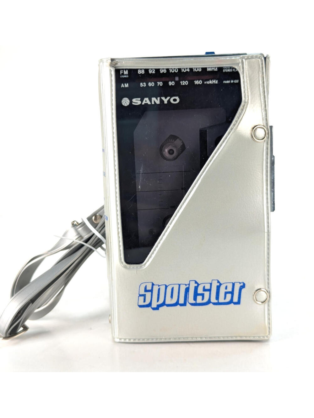 Sanyo M-G32 Personal Cassette Player AM/FM Radio Sportster Cover & Strap WORKS!
